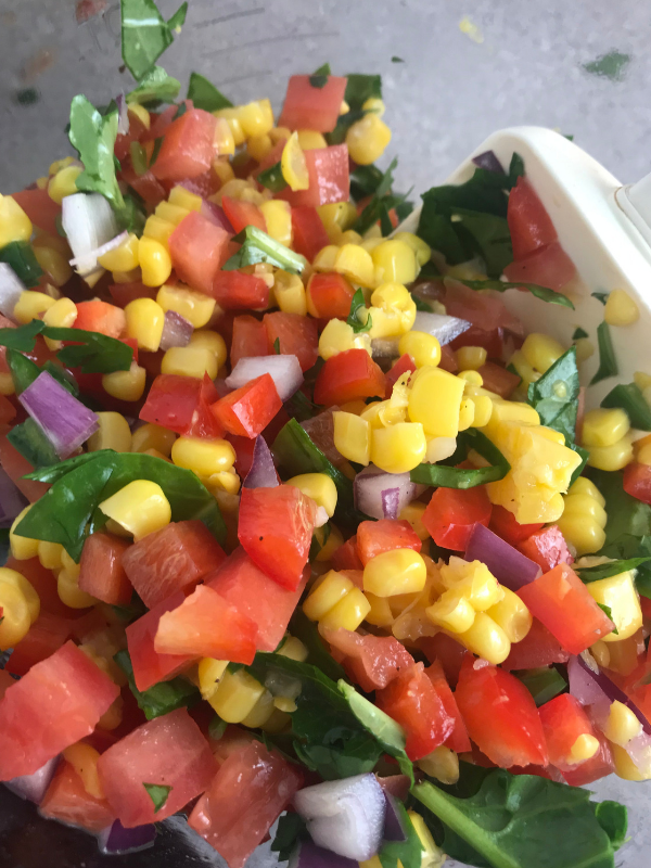 Delicious corn salsa on Meal Planning Mommies - Just 1 WW FreeStyle SmartPoint per serving!